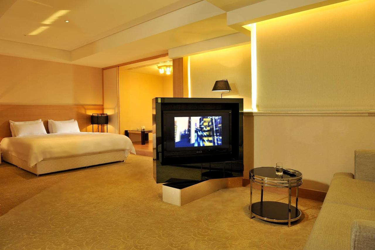 Asia Emperor Hotel Tainan Buitenkant foto