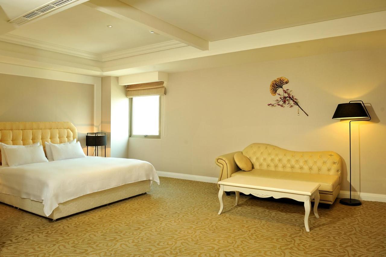 Asia Emperor Hotel Tainan Buitenkant foto