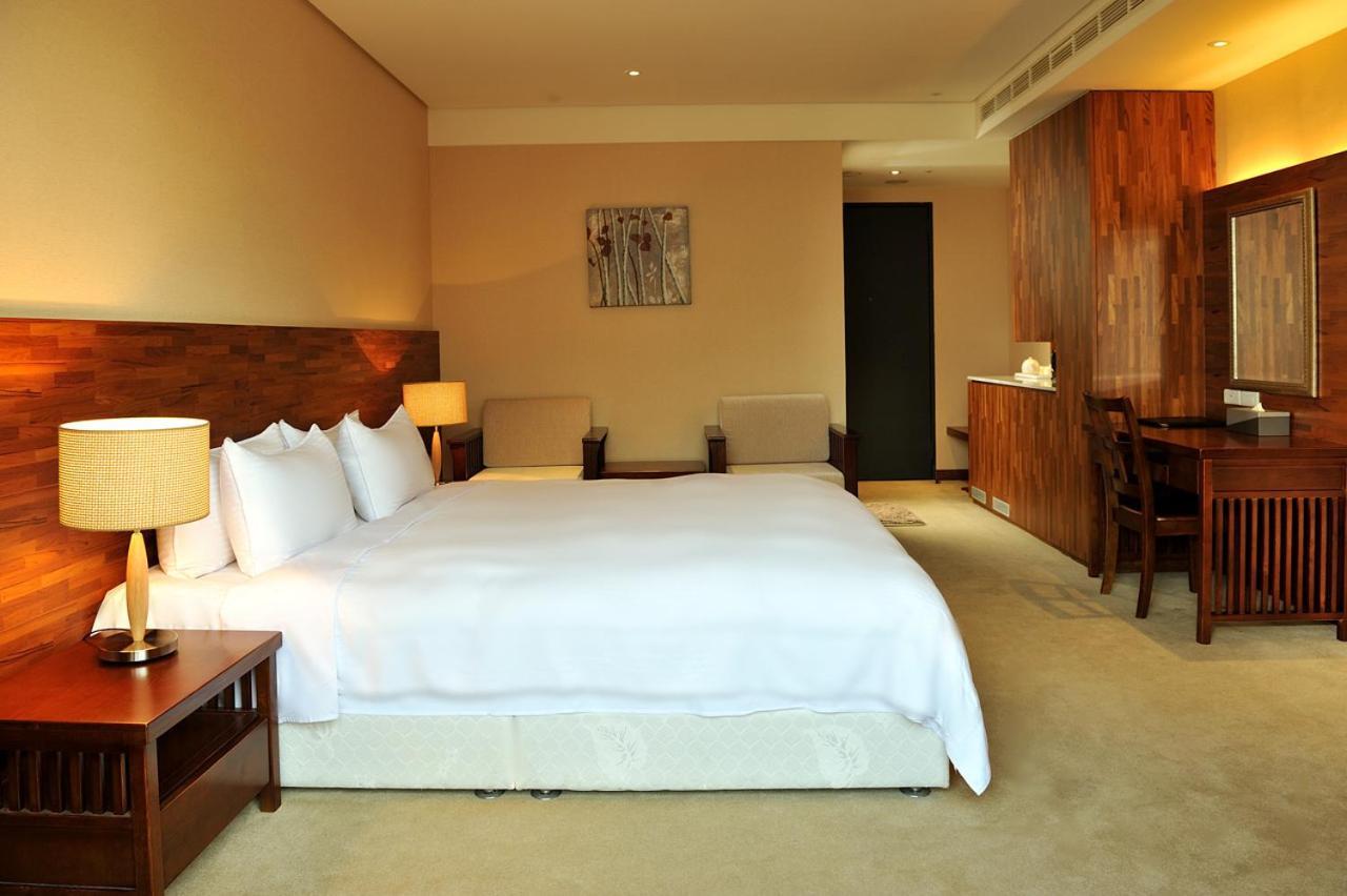Asia Emperor Hotel Tainan Buitenkant foto