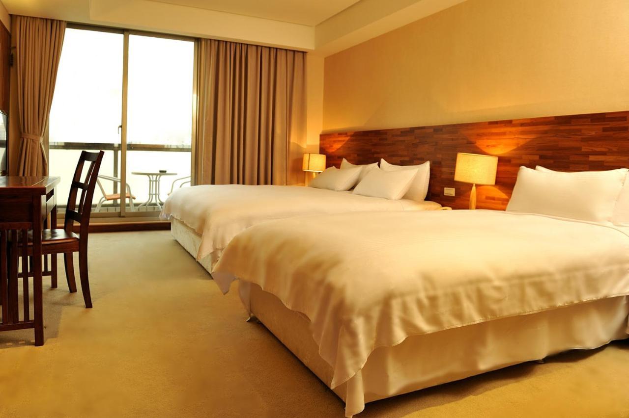 Asia Emperor Hotel Tainan Buitenkant foto